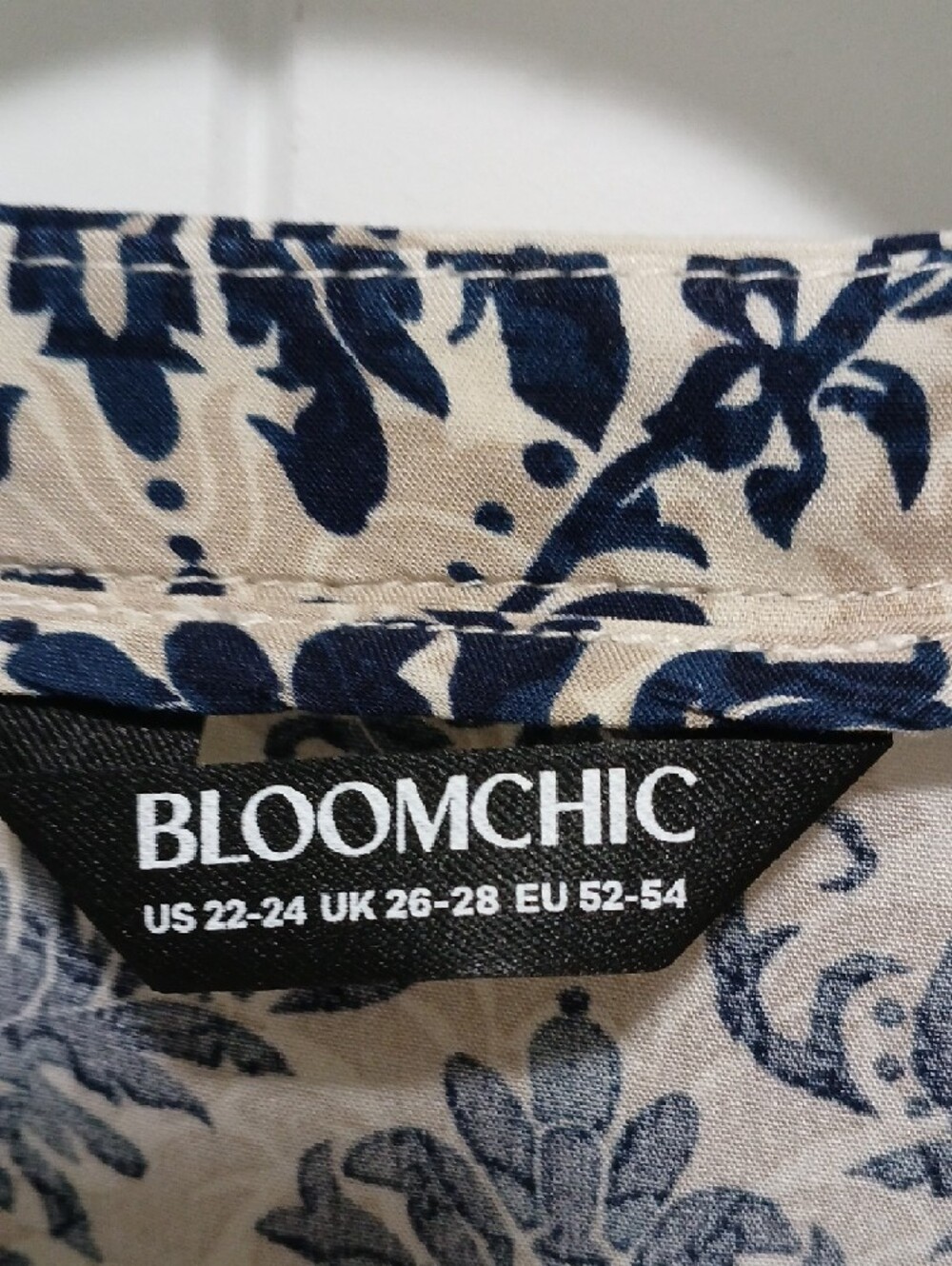 BloomChic Navy and Cream Floral Midi Dress Sz 22-24 - Picture 2 of 6